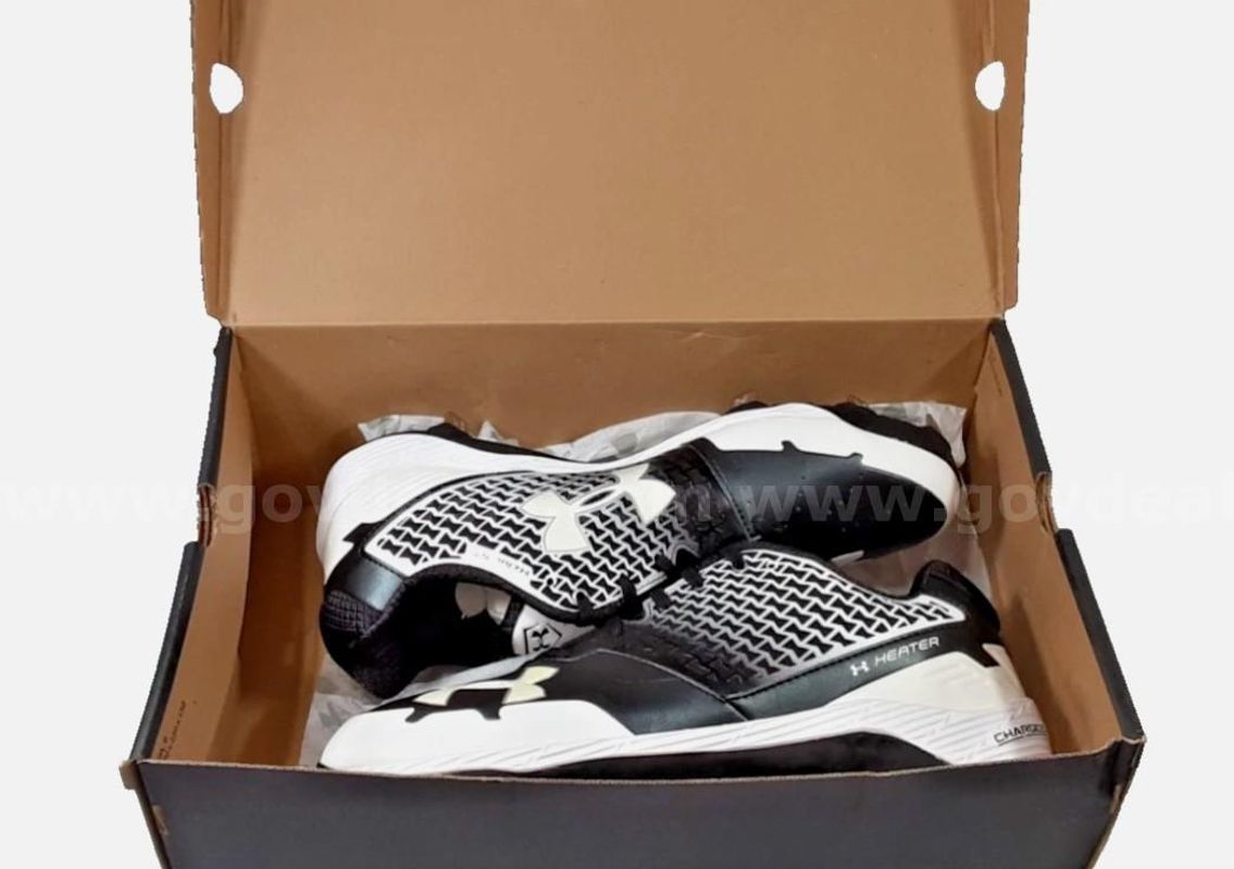 Authentic Original Under Armour Heater Low ST 1265962-011 Men's 12 Black Athletic Baseball Cleats Shoes Sneakers