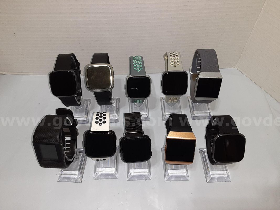 Lot of 20 - Fitbit Versa Smart watch Heart Rate Monitoring Fitness Trackers