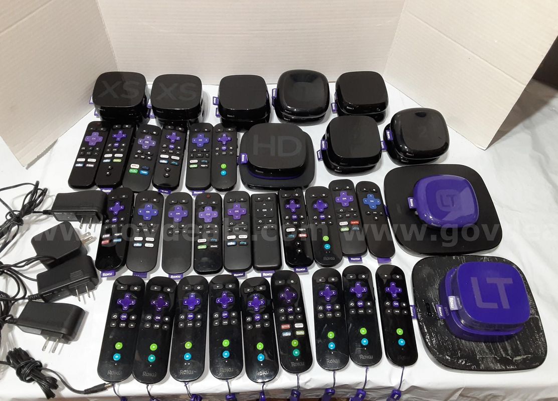 Lot of 21 Roku Streaming Media Player and 25 Remote + 4 Adapter