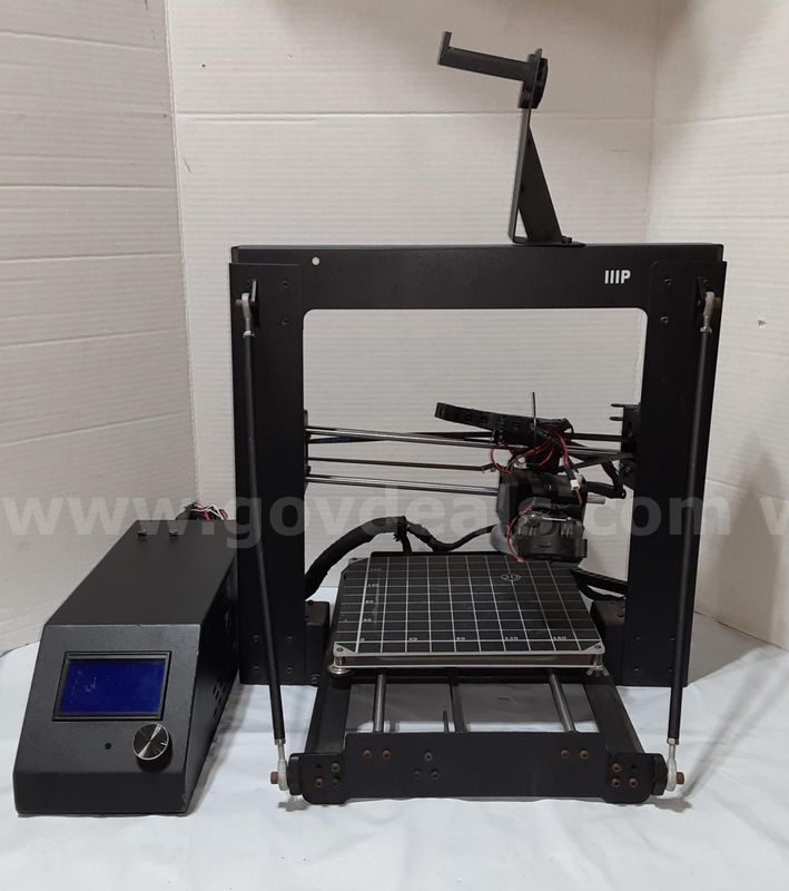 Monoprice 13860 Maker Select Fused Deposition Modeling 3D Printer v2