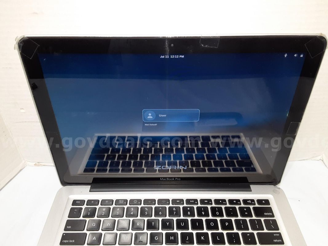 Apple MacBook Pro Laptop Intel Core 2 Duo P8600 2.70GHz 8GB RAM 250GB HDD ZORIN OS