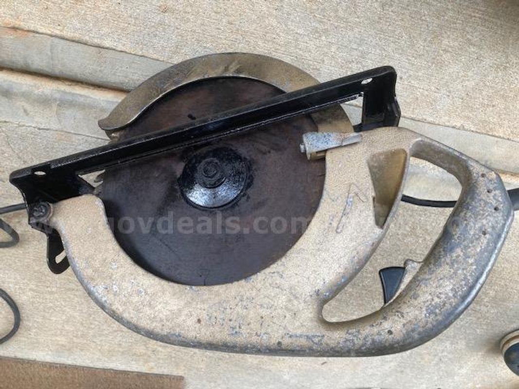 Used Makita 12-Amp 10-1/4" Circular Saw