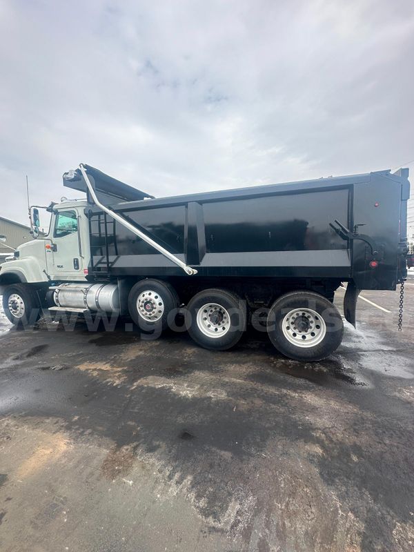 2019 International HX515 Tri-Axle Dump Truck - A26 430HP, Allison Auto, TEBCO 17' Steel Bed