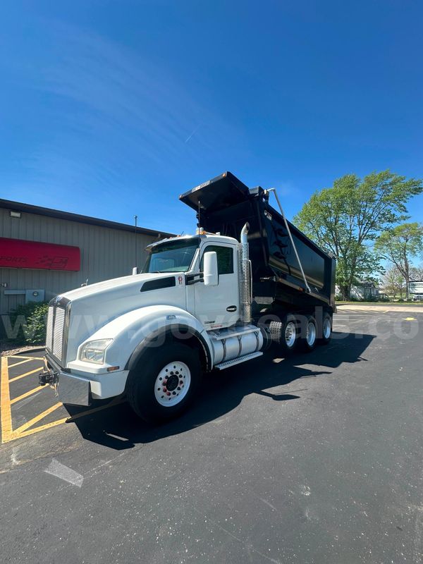 2017 Kenworth T880 Tri-Axle Dump Truck | Cummins X15 | Ox Bodies Dump Bed