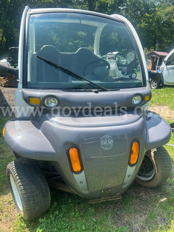 2002 GEM E825 Electric LSV