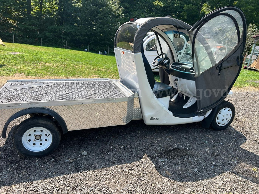 2015 GEM ELXD Electric LSV with Canvas Doors