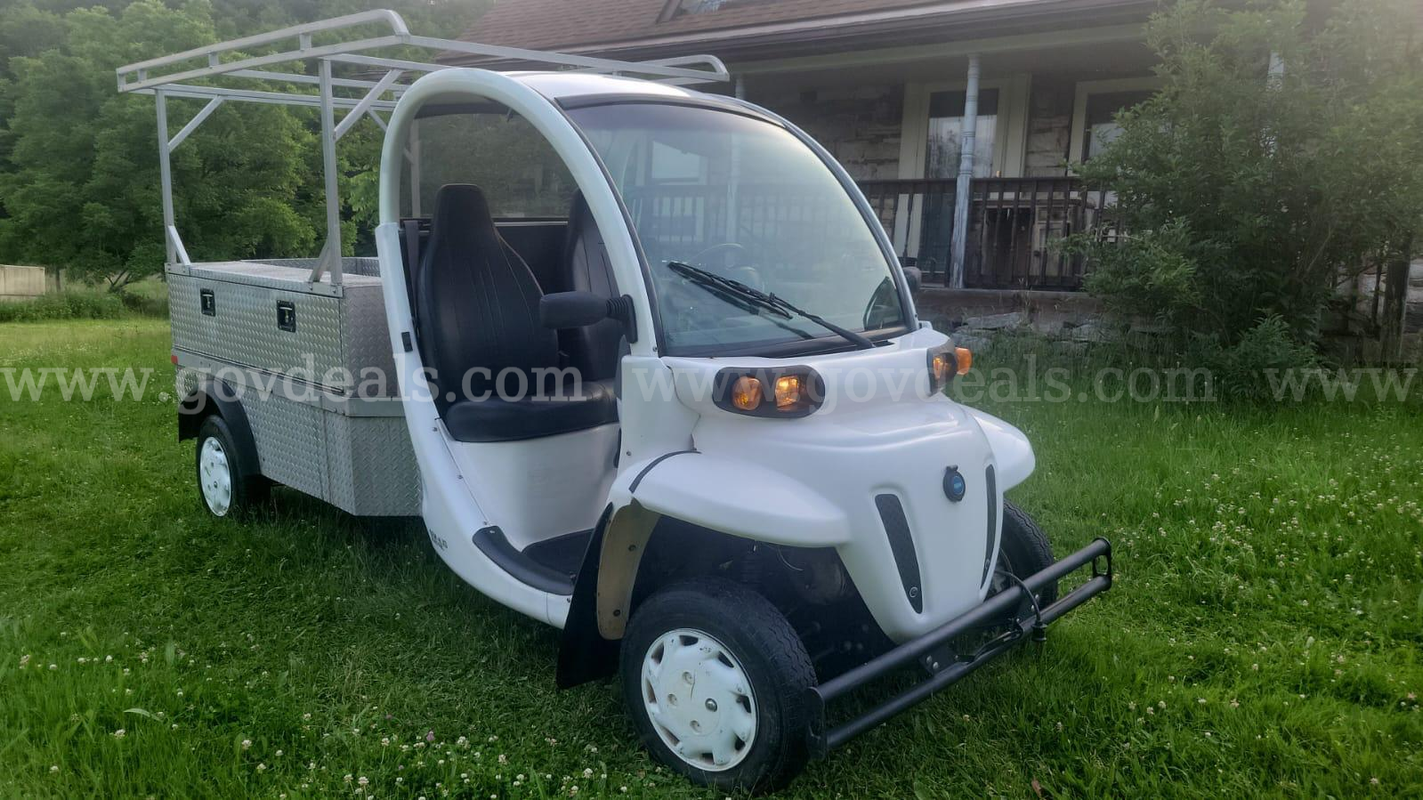 2014 GEM ELXD Electric LSV with Tool Boxes and Rack