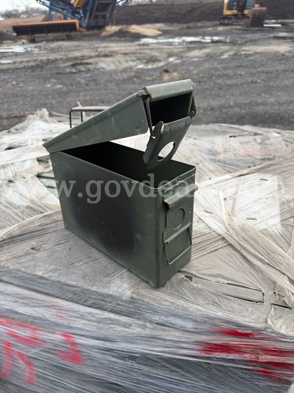 Used military surplus ammo cans 200 crtg 7.62mm M19A1 metal can lot of *5*