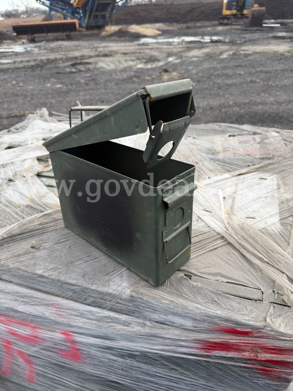 Used military surplus ammo cans 200 crtg 7.62mm M19A1 metal can lot of *5*