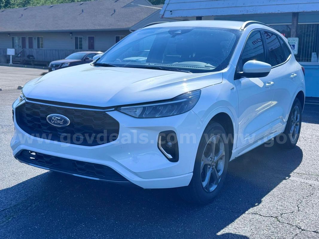 2024 Ford Escape ST LINE, AWD, 2.5L L4 DOHC 16V HYBRID