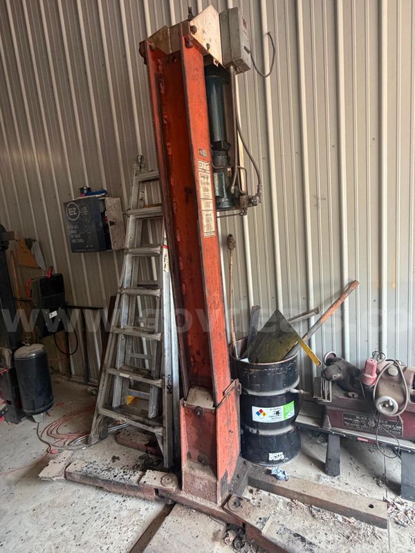 8,000 pound car lift