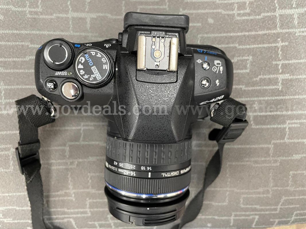 Used Olympus Digital Camera E-420 and Accessories