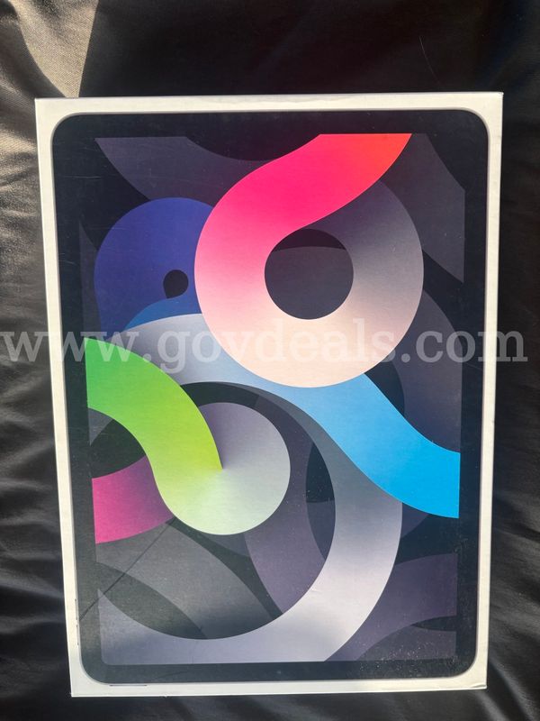 (1) Apple iPad Air 4th Gen (new in sealed box) Shipping Available