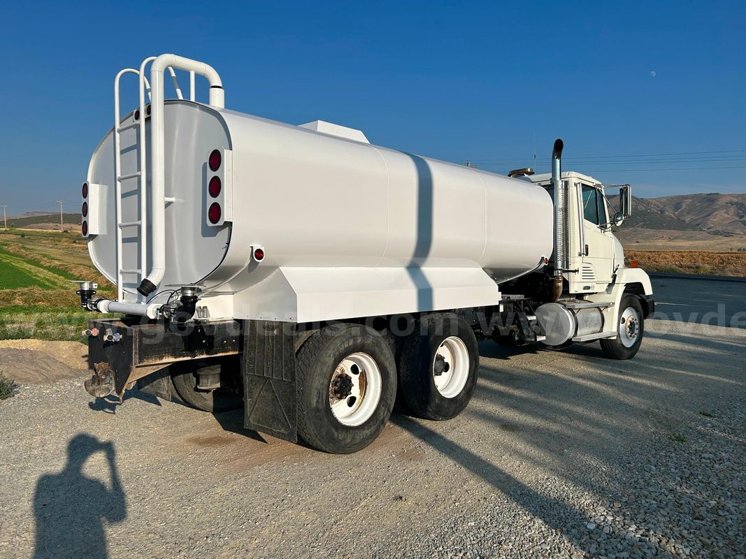 2001 Freightliner FL112 Water Truck