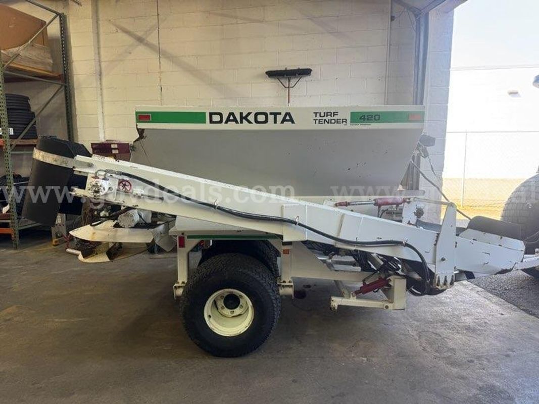 Dakota 420 Tow Topdresser Fertilizer Spreader