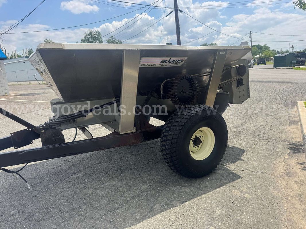 Adams 2 Ton Fertilizer Compost Spreader Topdresser