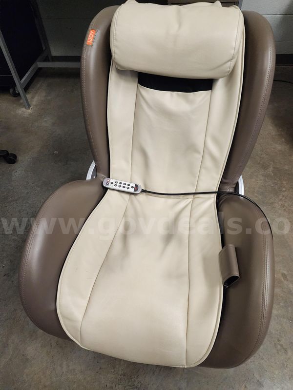 iJoy Massage Chair 4.0 Human Touch 2