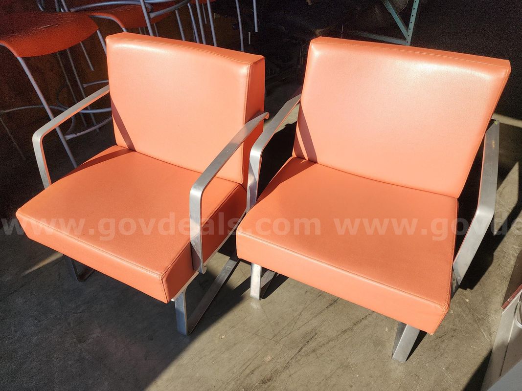 IZZY Truman Lounge Chair Set