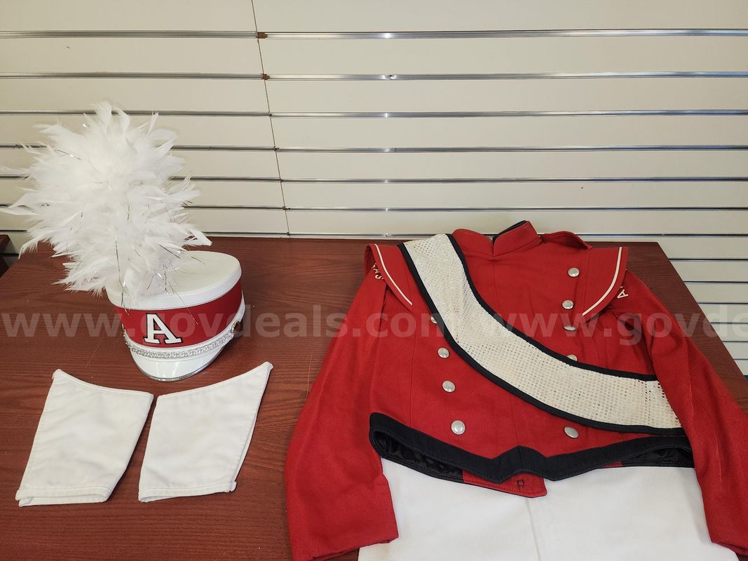 U of A Razorback Marching Band Uniform