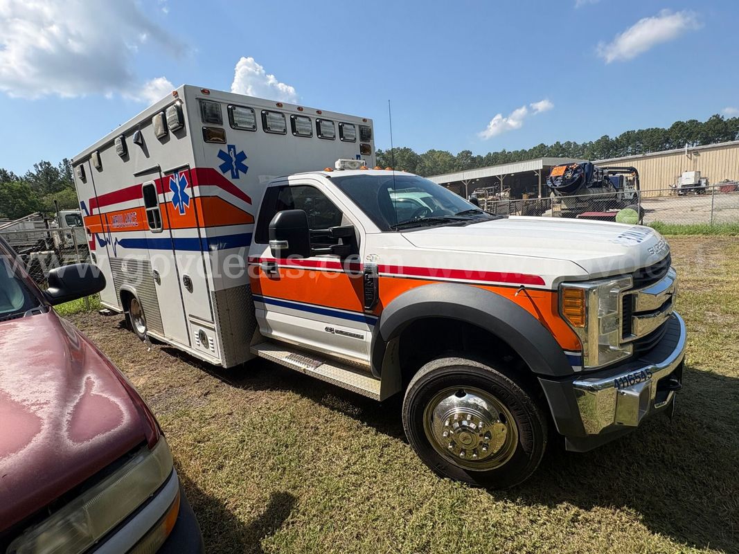 2017 Ford F-450 SD Ambulance