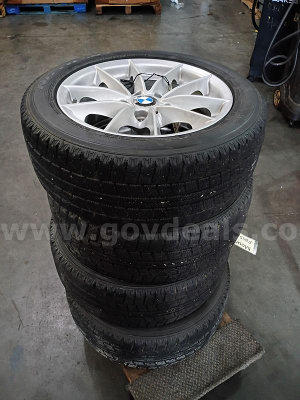 Lot of (4) Nitto NT-SN2 winter tires mounted on BMW alloy wheels
