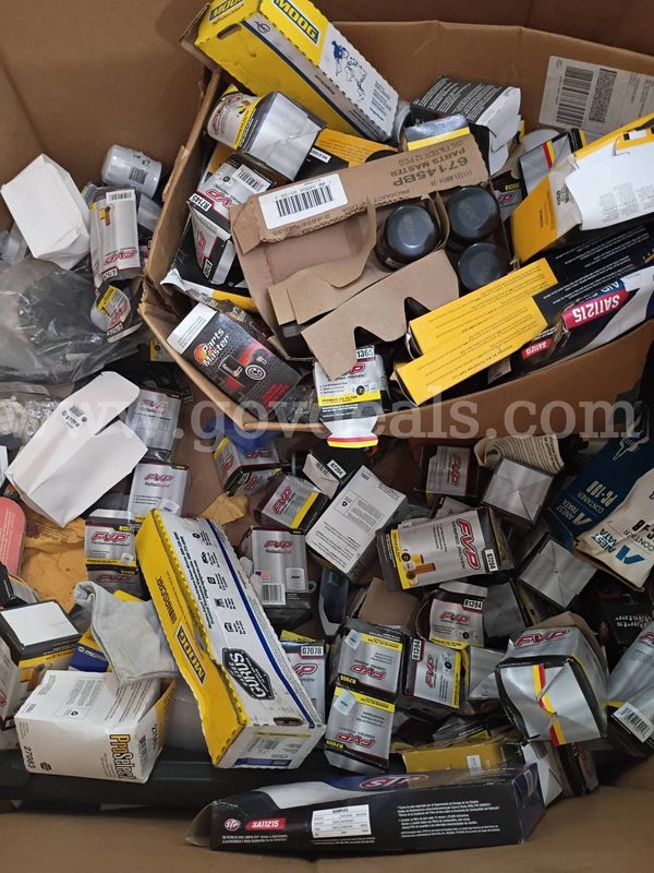 Large lot of NEW automotive filters