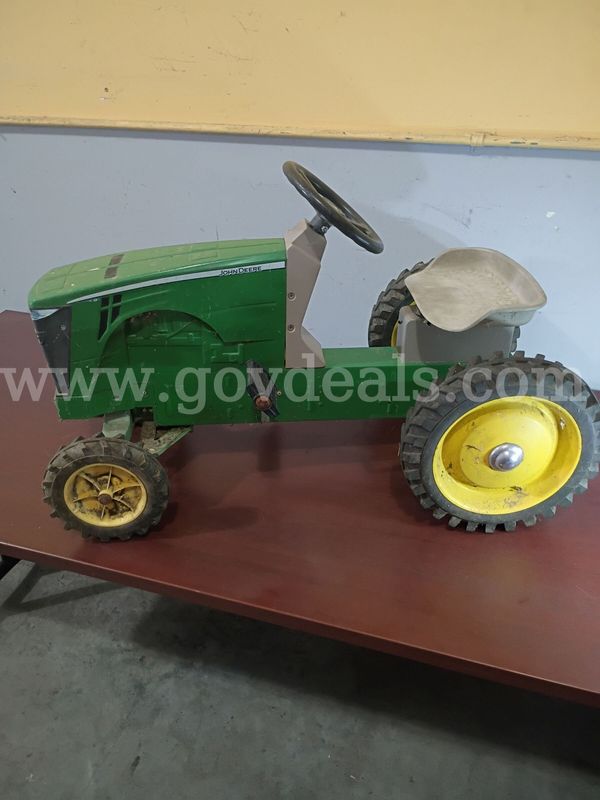 Ertl John Deere "Kid's" Tractor