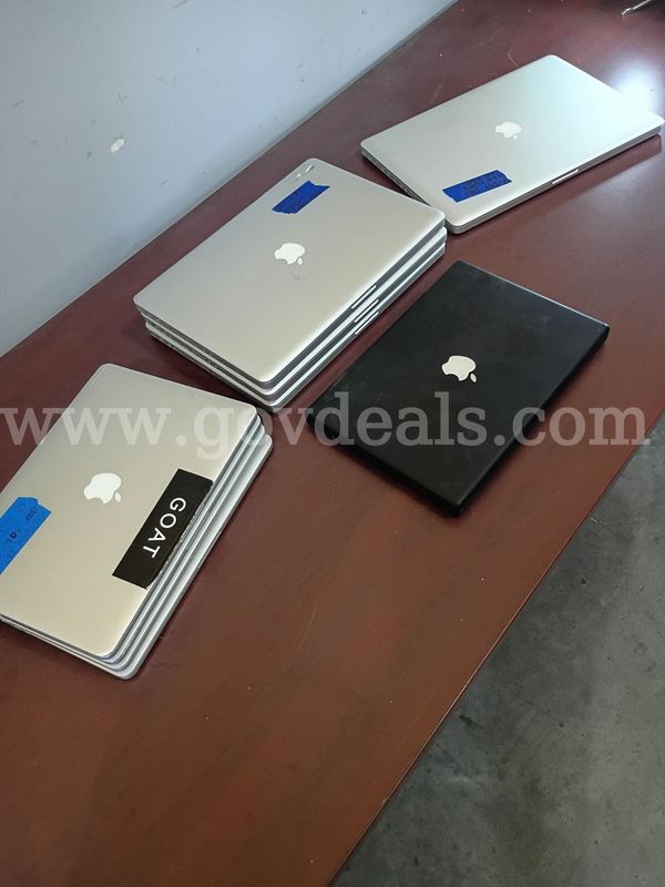 Lot of (9) Assorted Mac Book and Mac Book Pros