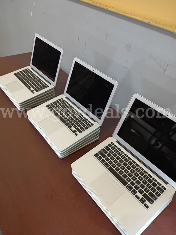 Lot of (15) Mac Book Air