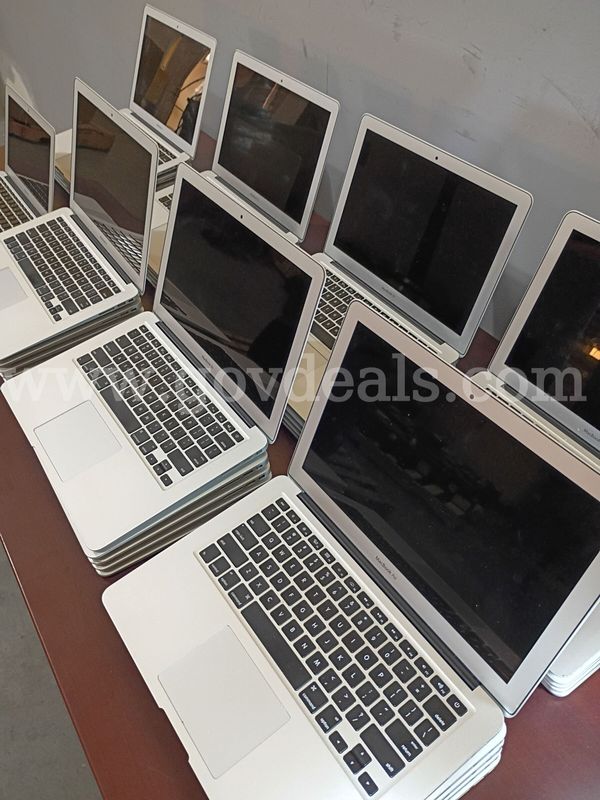 Lot of (36) Mac Book Air