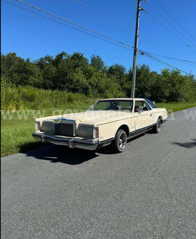 1979 Lincoln Continental Mark V - 400 V8 Classic Coupe