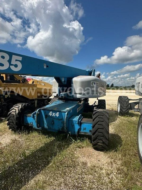 2008 Genie S85 Telescopic Boom Lift-Inoperable