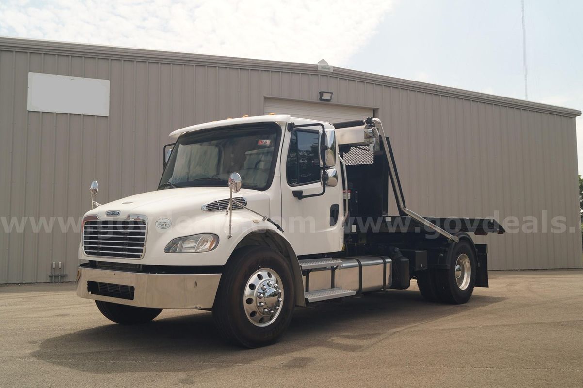 NEW Stellar ST 108-12 Flex Hook Lift on 2016 Freightliner M2-106 S/A Chassis