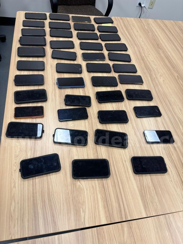 Lot of: 42 iPhones and 1 Galaxy S22, Various Quality