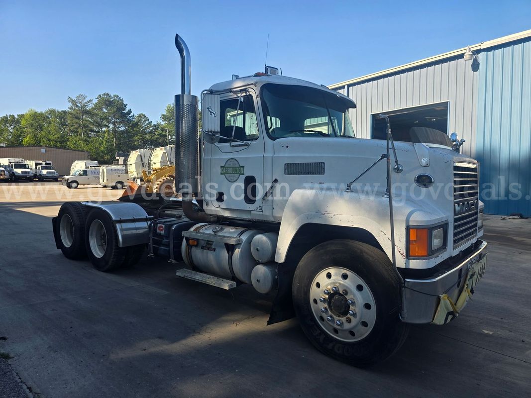 1995 Mack CH613