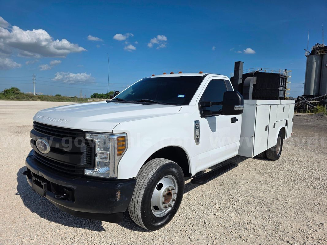 2018 Ford F-350 SD XL DRW Utility Truck - Service Truck