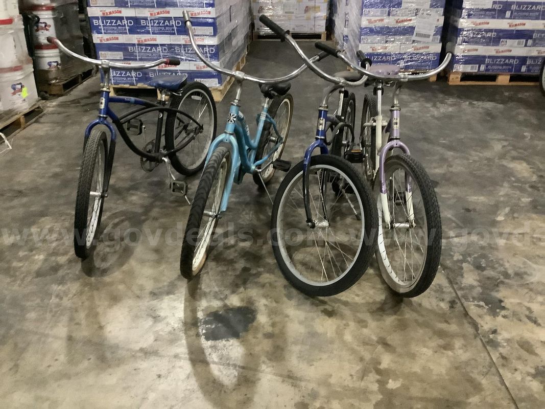 USED four Bicycle Juvenile / kids Beach Cruiser Bike Style needs repair.