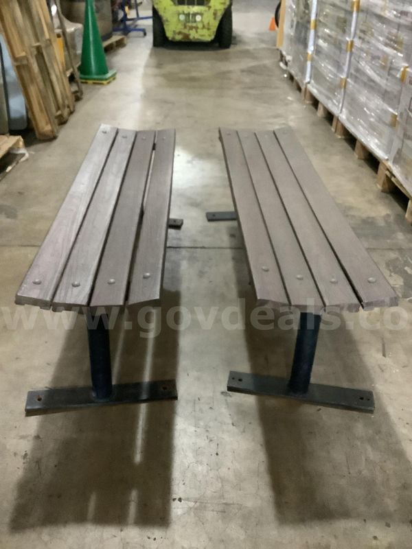 USED 2 WOOD BENCHES OUTDOOR SEATING AREAS