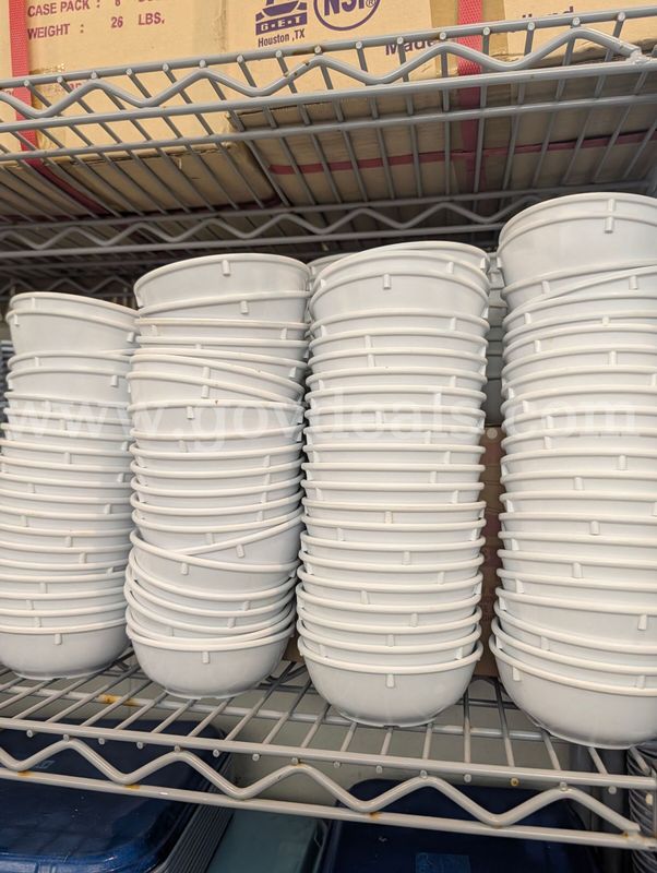 Commercial Cafeteria Dishware - Large Lot