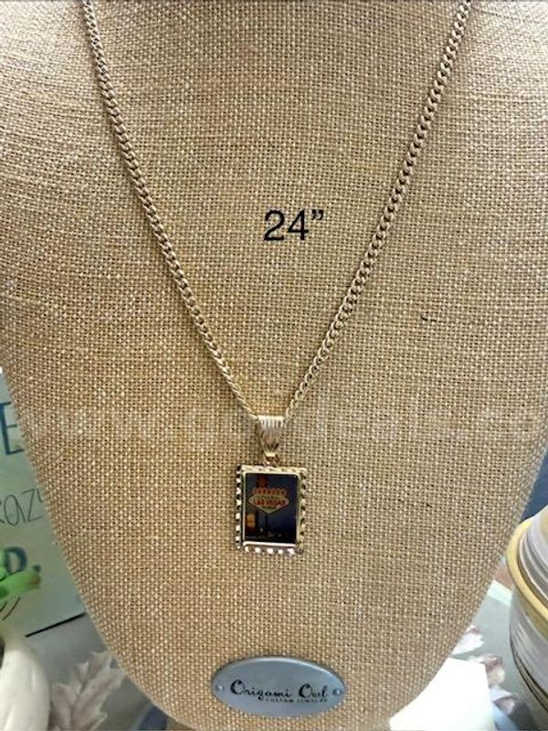 Beautiful, Real 24k Gold Filled, 24" Cuban Link Chain W/Las Vegas Framed Pendant