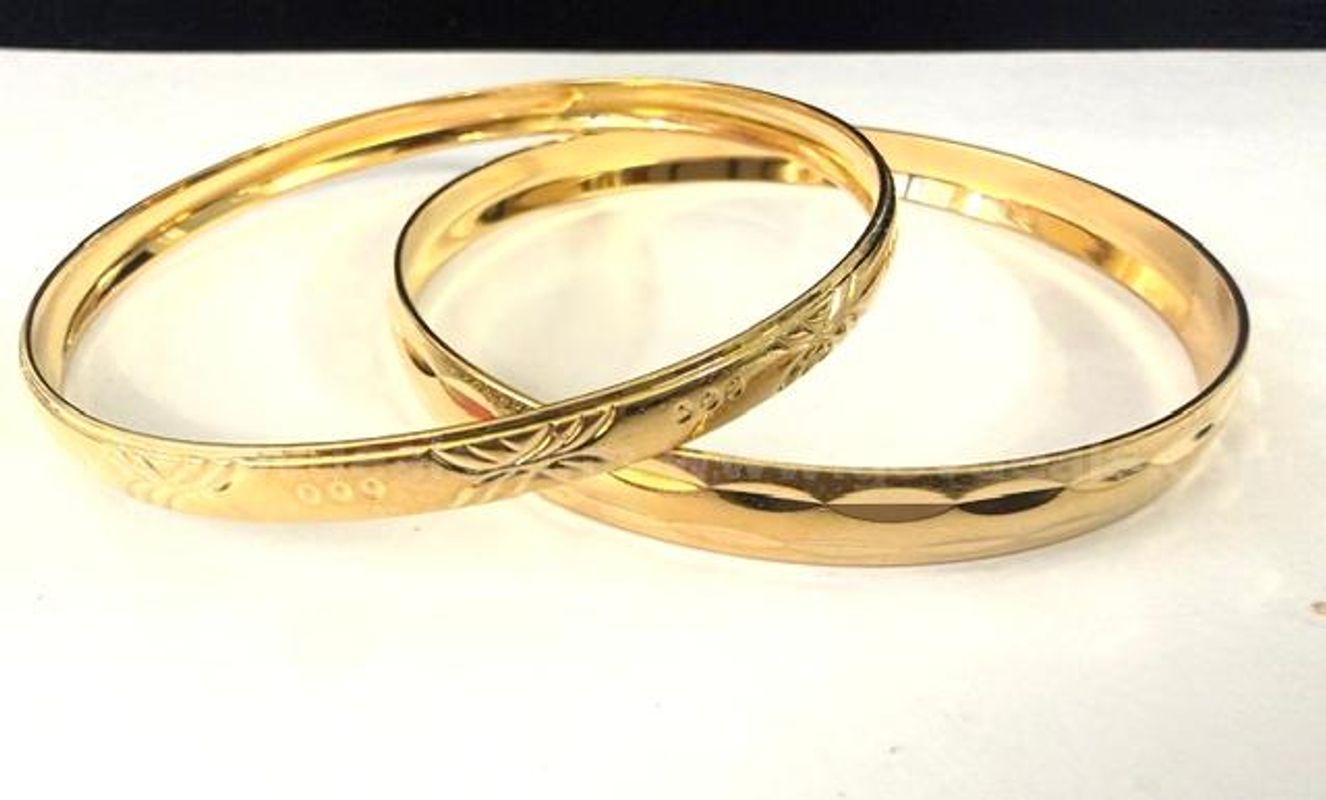 Gorgeous, Set of (2), 3 Inch, Diamond Cut, 24k Gold Filled, Bangle Bracelets
