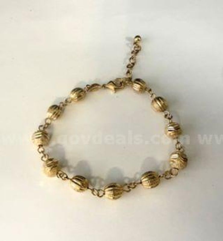 Beautiful, Ladies 7 Inch Beaded Bracelet W/Extender, 24k Real Gold Filled