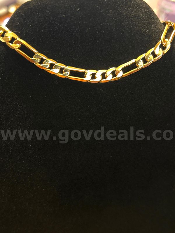 24k Gold, 9” Medium Figaro Bracelet! Read⬇️