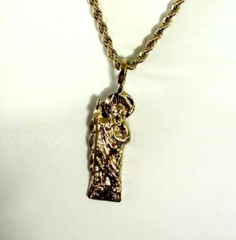 Gorgeous, 24k Gold, 22 Inch, 4MM, Diamond Cut Chain Necklace W/Saint Jude Pendant