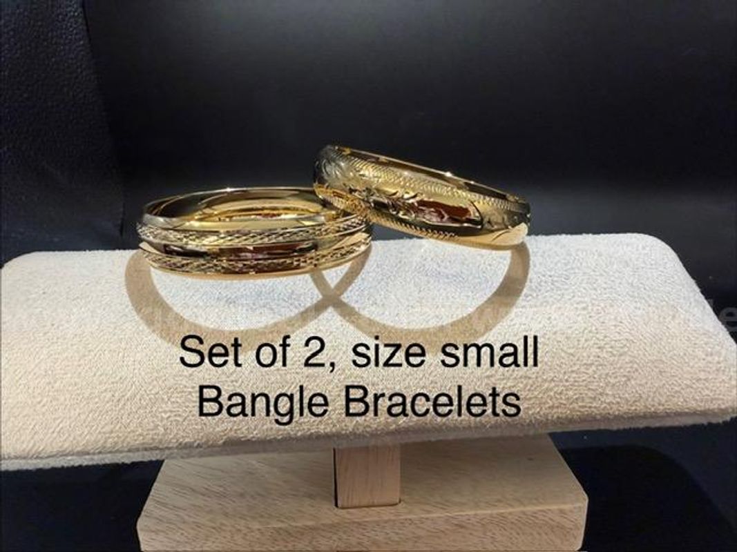 Gorgeous, Set of(2), Size Small, Real 24k Gold Filled, Diamond Cut Bangle Bracelets, 1/2" Thick