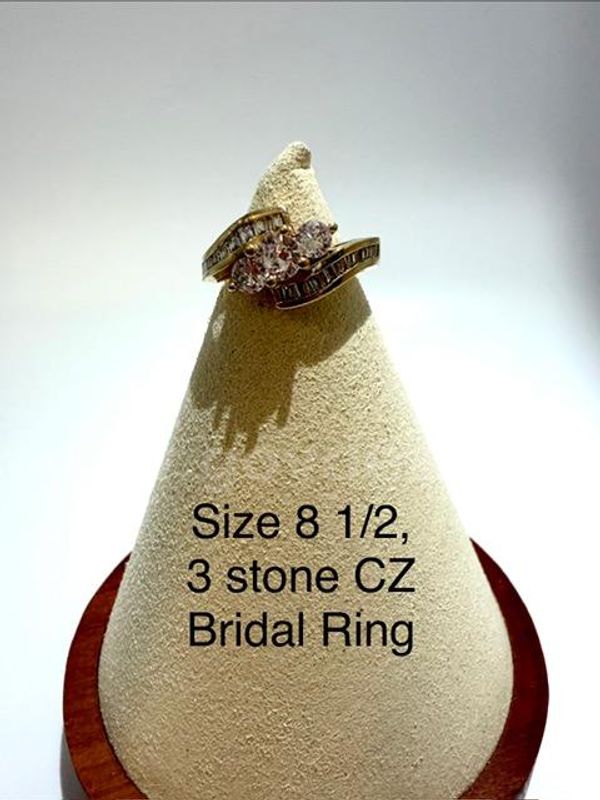 Gorgeous, Ladies Size 8 1/2, 3-Stone Brilliant CZ Wedding Ring, 24k Real Gold Filled
