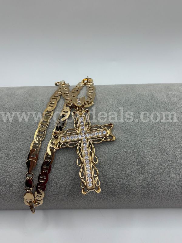 18”, Gucci Link Necklace w/ Large CZ Cross Pendant, 24K Real Gold Filled.