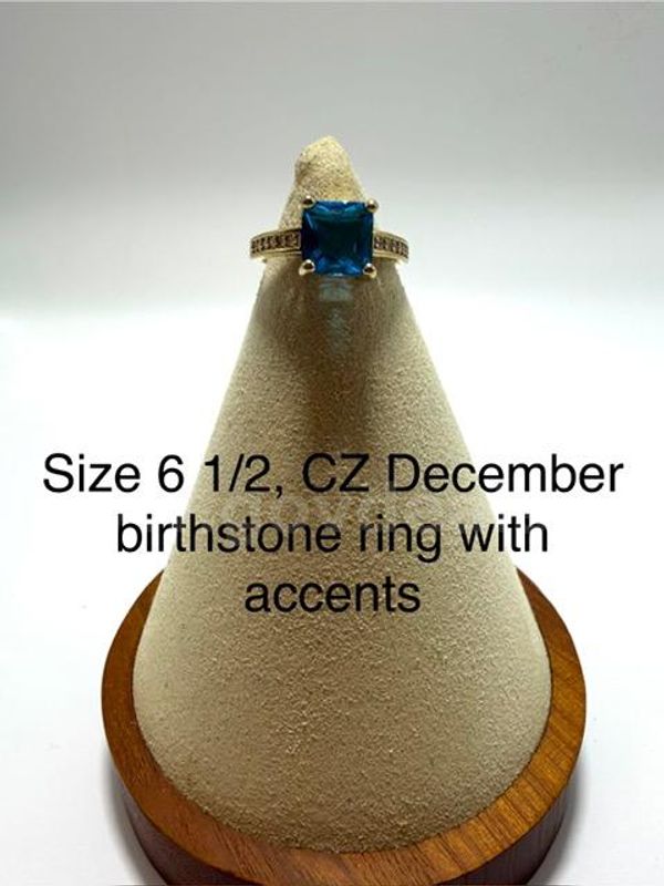 Gorgeous, Ladies, Size 6,1/2, Real 24k Gold Filled, CZ (December) Birthstone Ring W/Accents