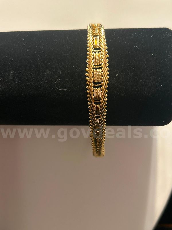 24k Gold, 7 .5 Inch Multi Strand Herringbone Bracelet Read⬇️