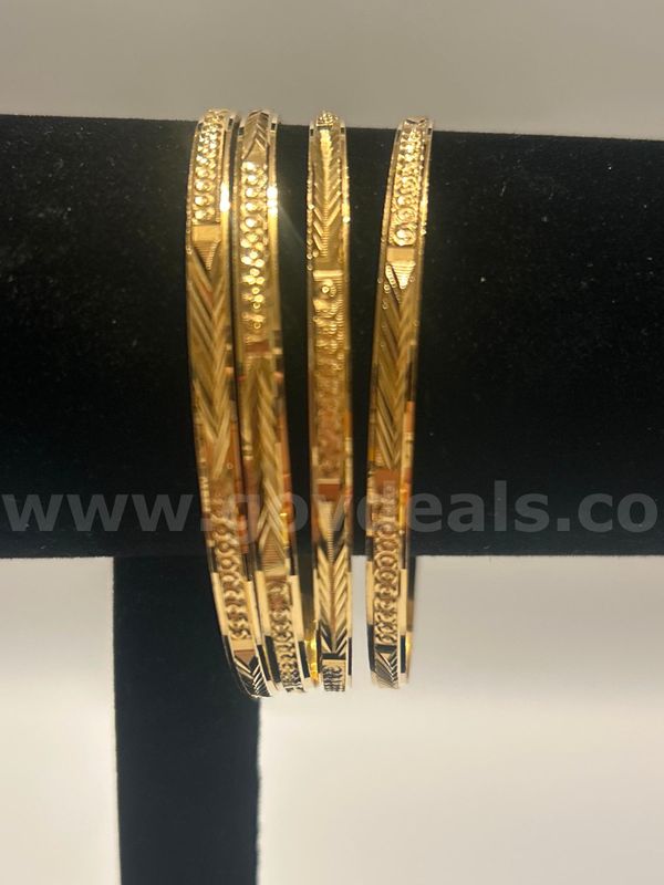 (4)24k Gold, 2 3/4 Diameter, LG , Thin, Diamond Cut, Bangle, Bracelet, Set. Read ⬇️